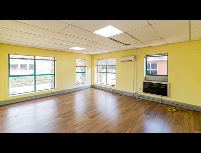 212M² OFFICE TO LET IN FERNDALE